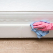 Cómo limpiar las manchas del colchón fácilmente