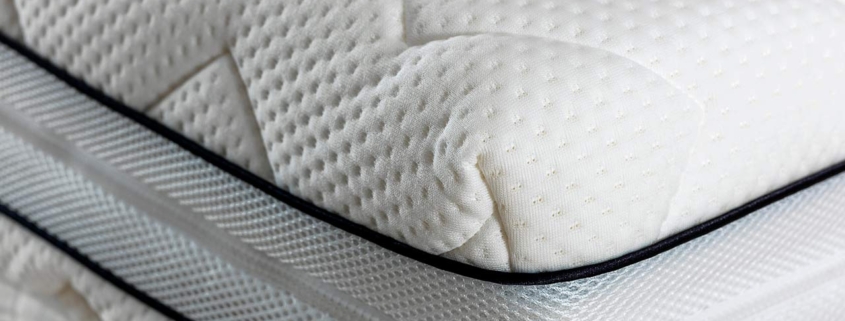 colchon blanco con lineas negras adaptado a las necesidades de cada persona